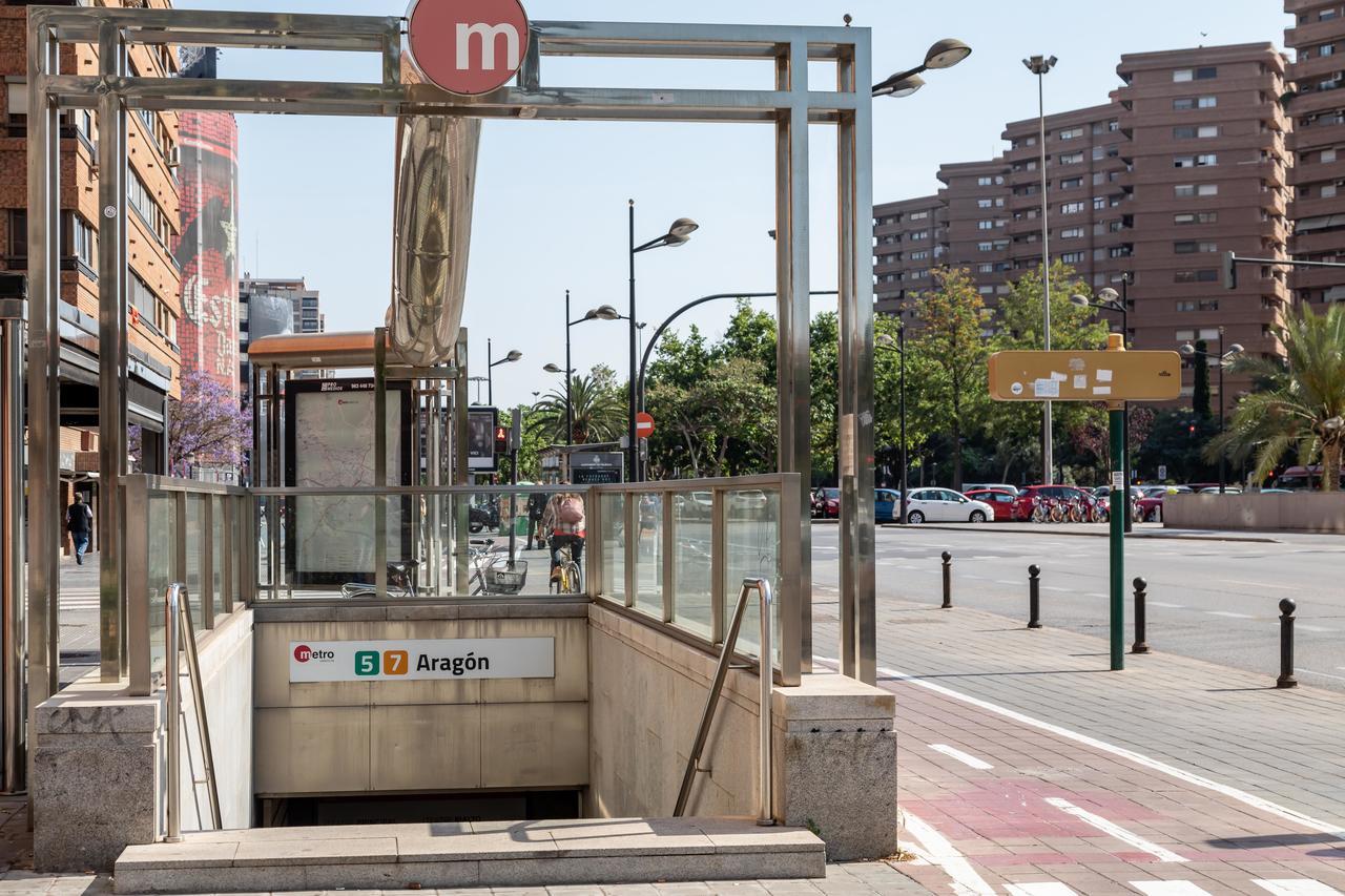 Travel Habitat Mestalla Valencia Exteriör bild